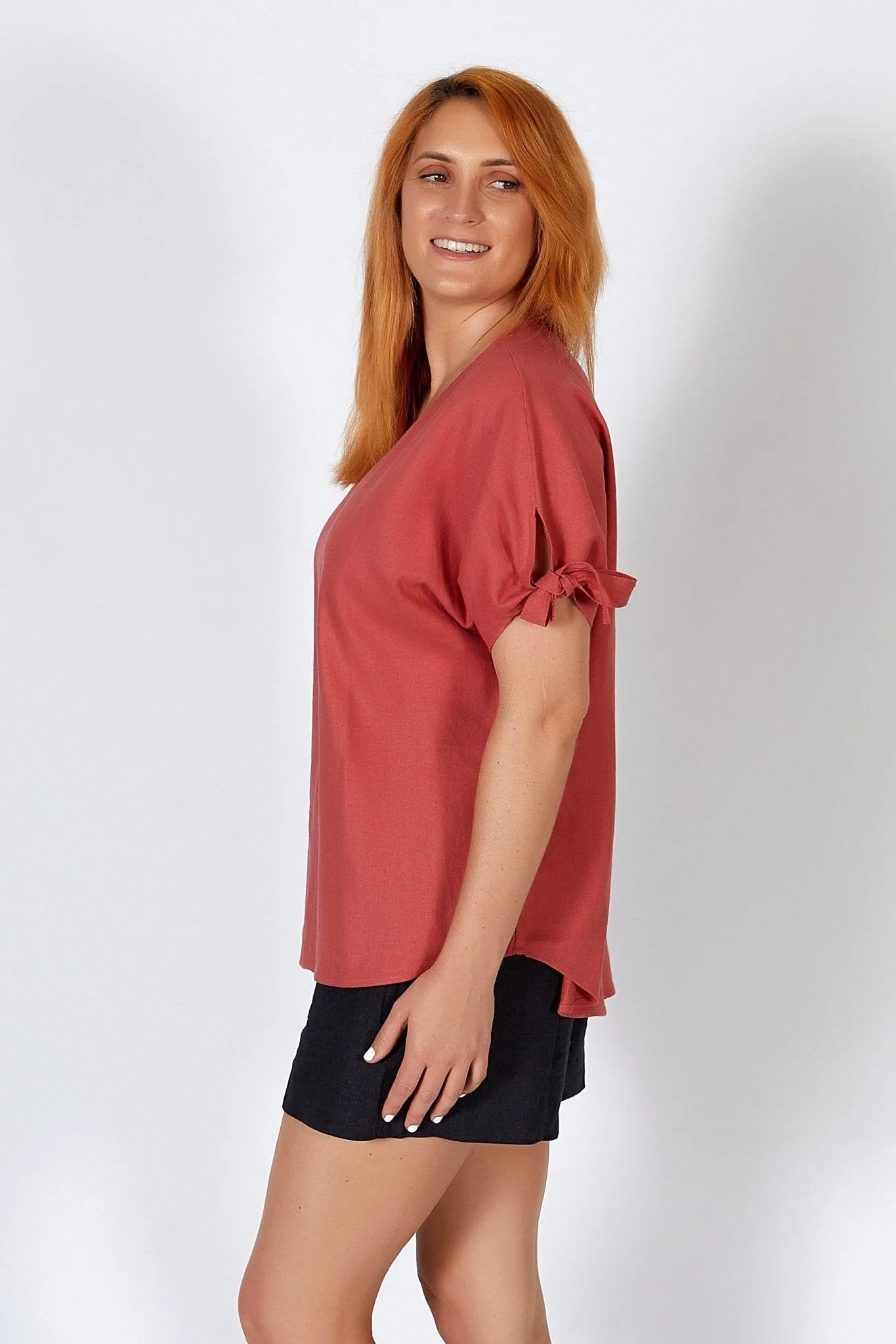 Betty Basics Avery Linen Tie Sleeve Top in Berry