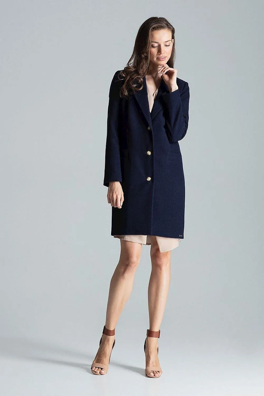 Chic Grey Mid-Length Coat with Elegant Collar and Trendy 3-Button Front Closure