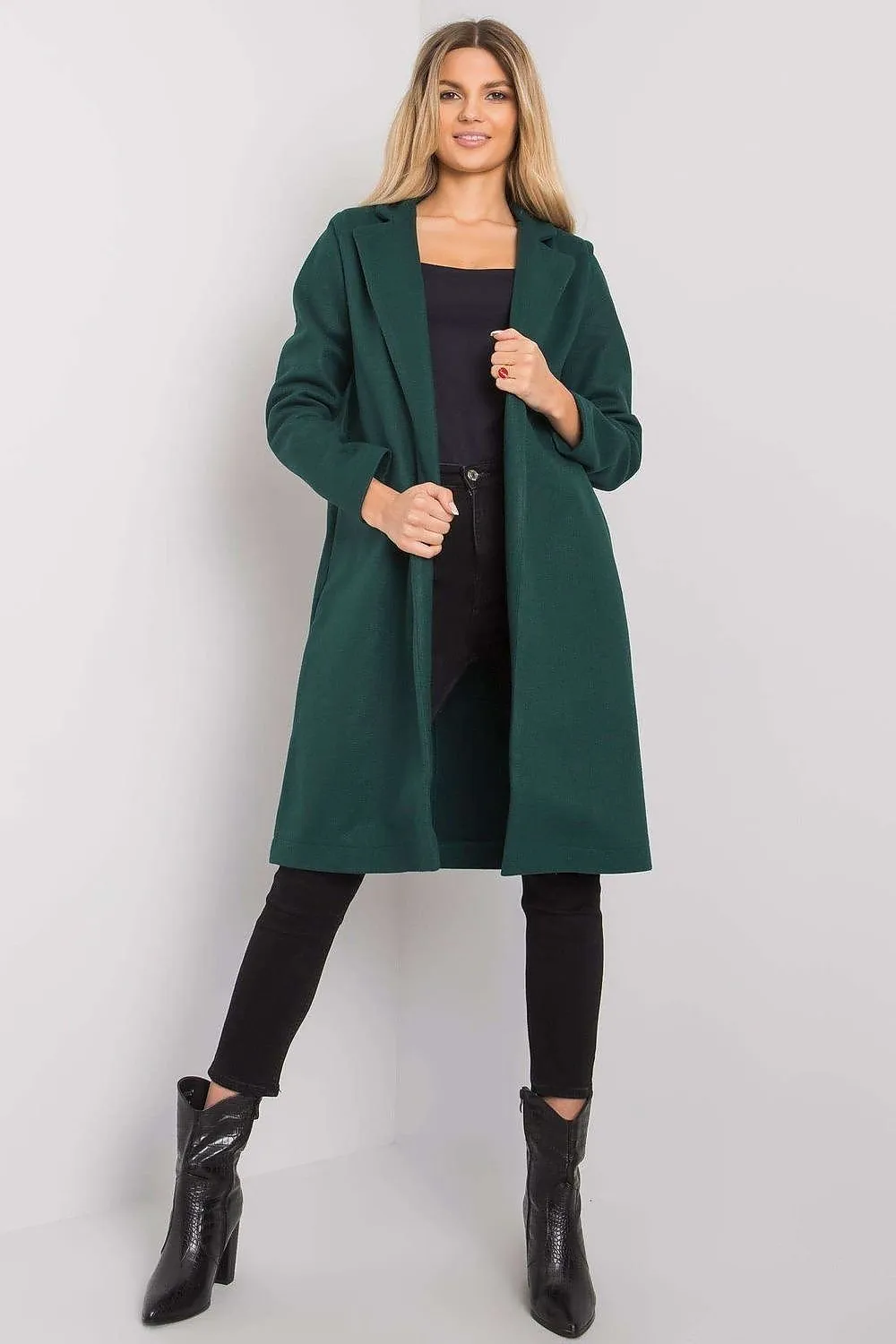 Chic Parisian Long Coat with Eye-Catching Shoulder Details