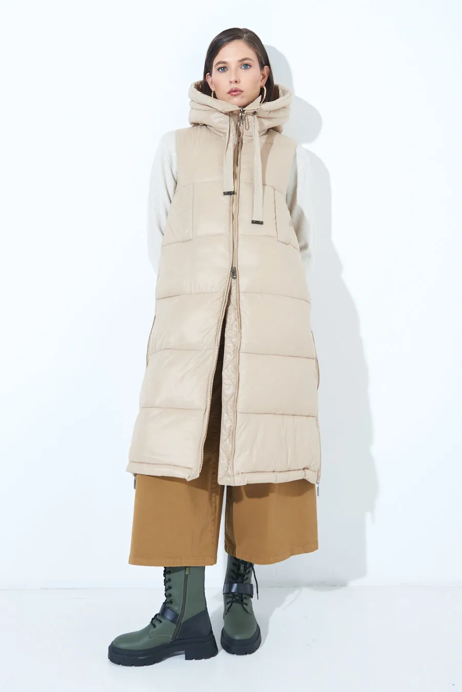 Long sleeveless down jacket with hood wholesale