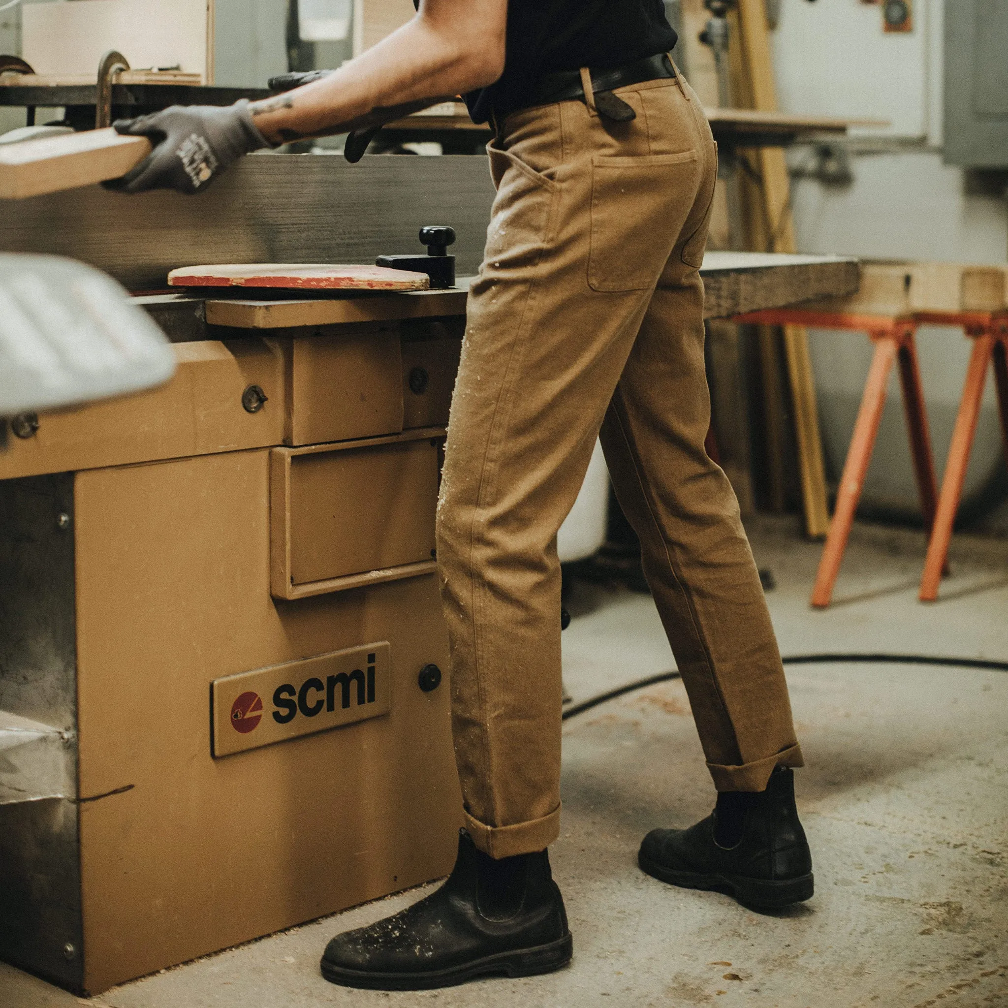 The Camp Pant in British Khaki Boss Duck