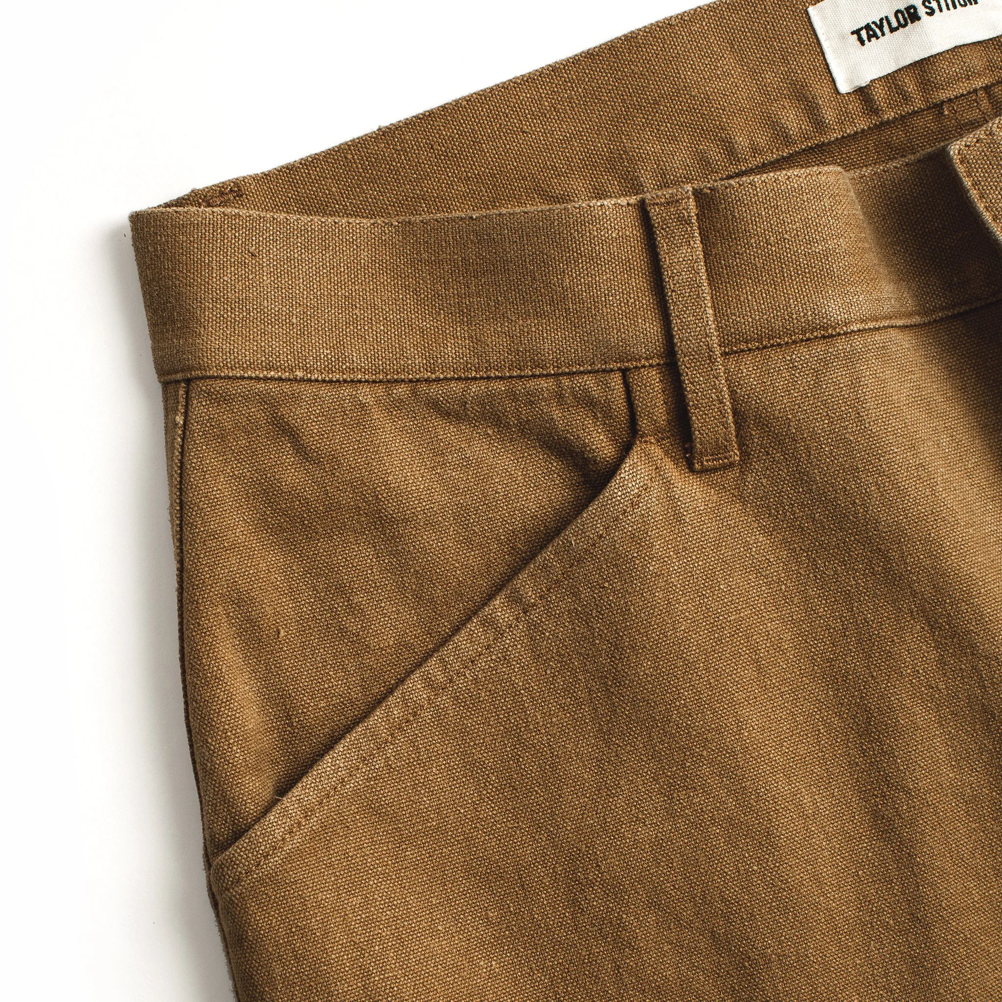 The Camp Pant in British Khaki Boss Duck