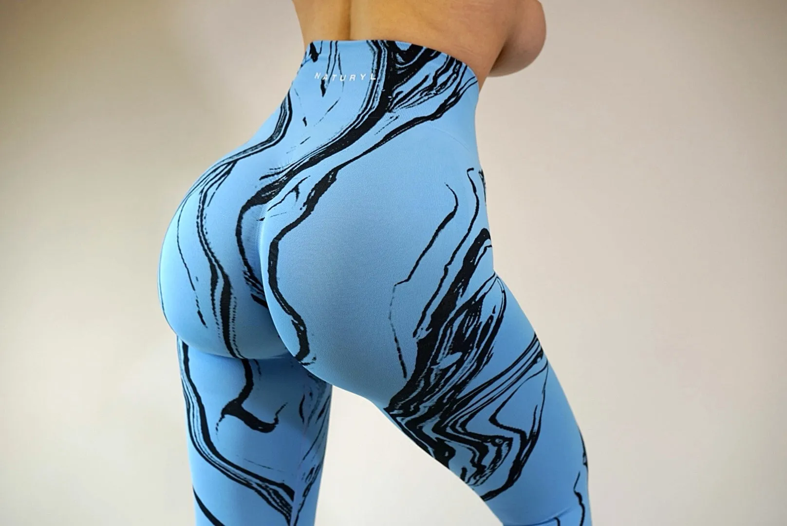 THE GRAPHIC LEGGINGS