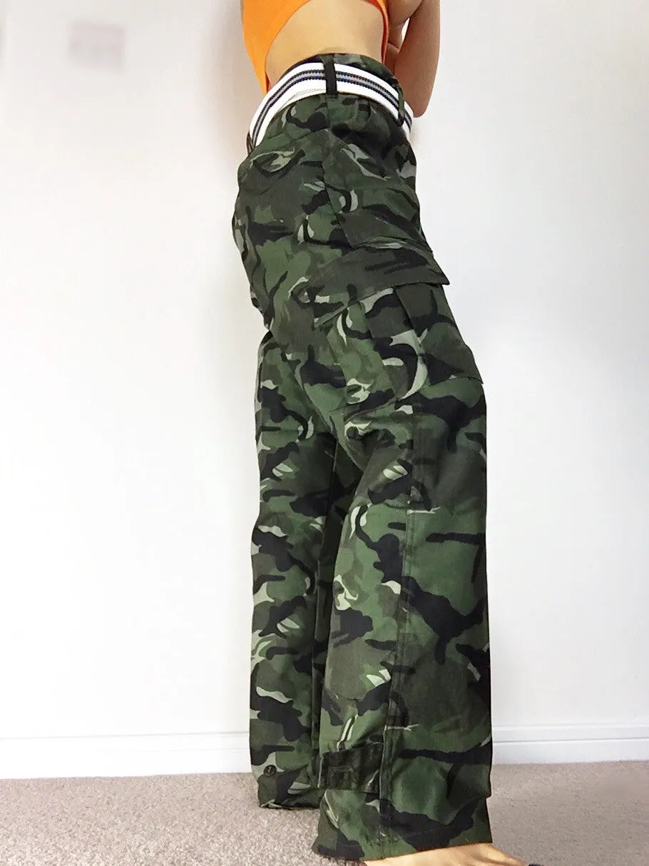 UNISEX OVERSIZE CAMO CARGO TROUSERS